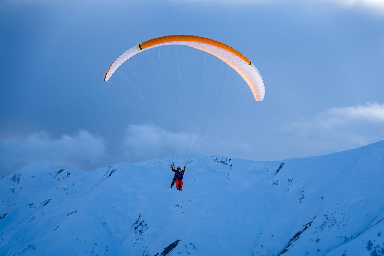 Touch The Mountains, Twins Hotel, New Gudauri Luaran gambar