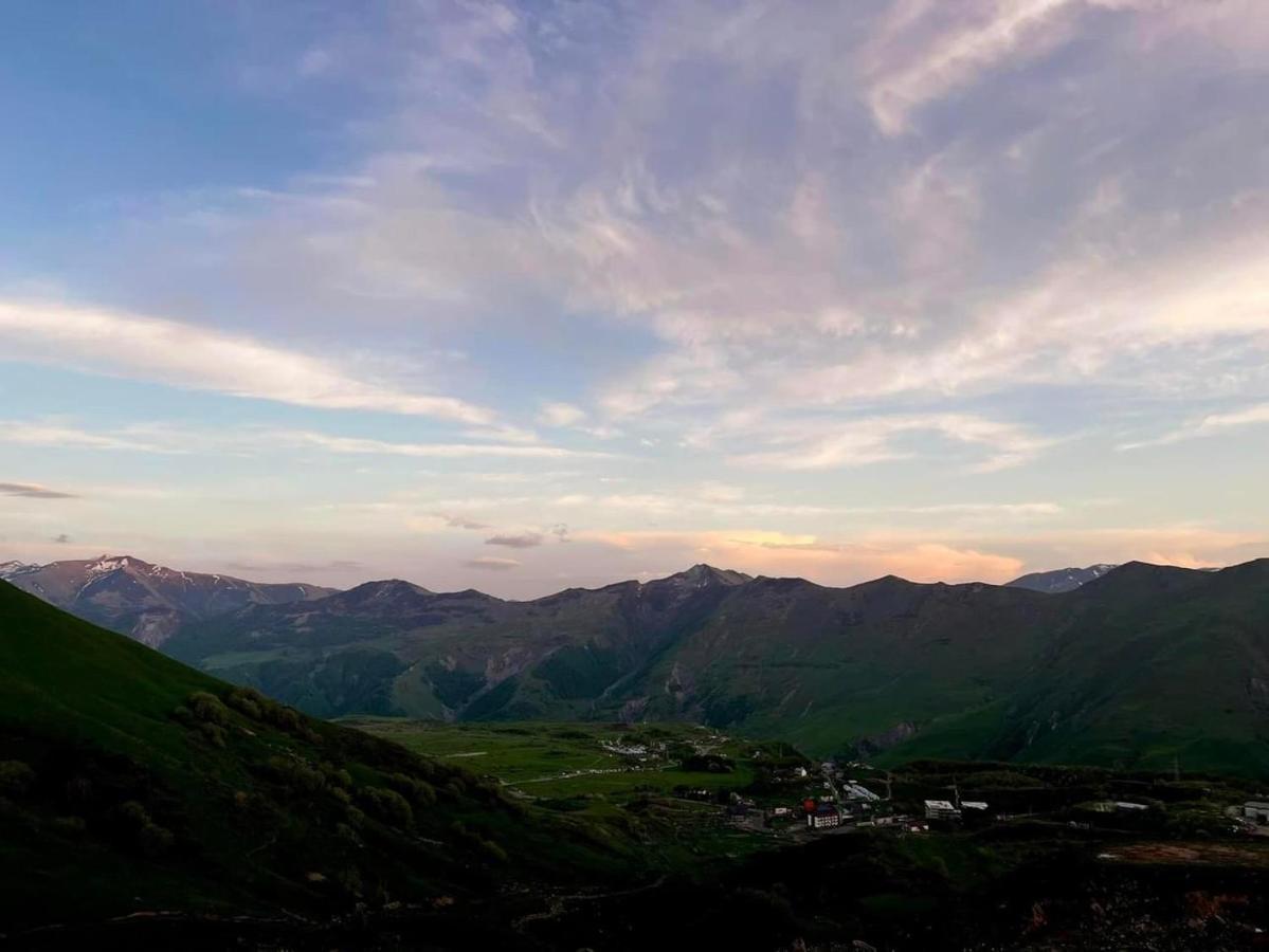 Touch The Mountains, Twins Hotel, New Gudauri Luaran gambar
