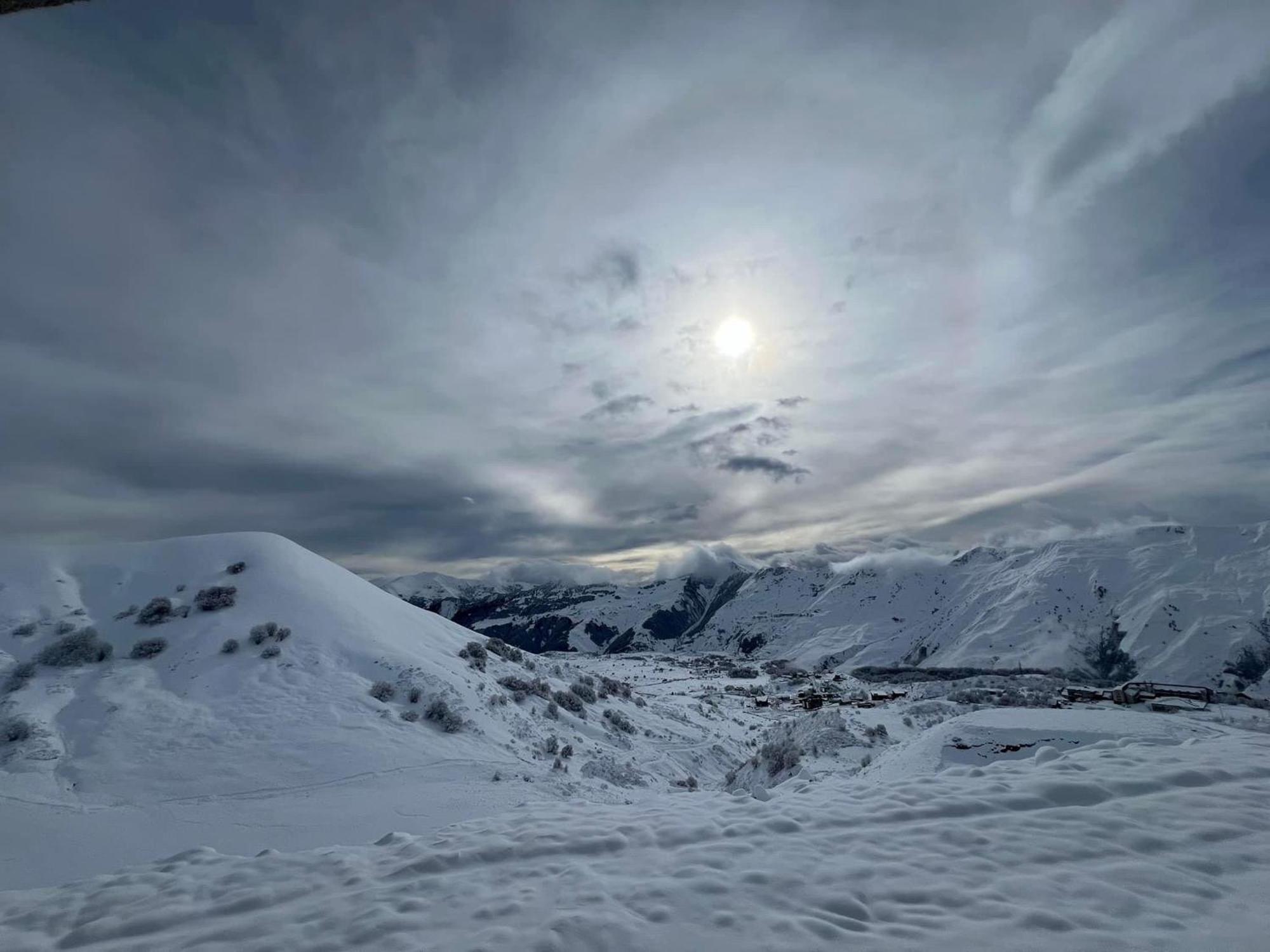 Touch The Mountains, Twins Hotel, New Gudauri Luaran gambar