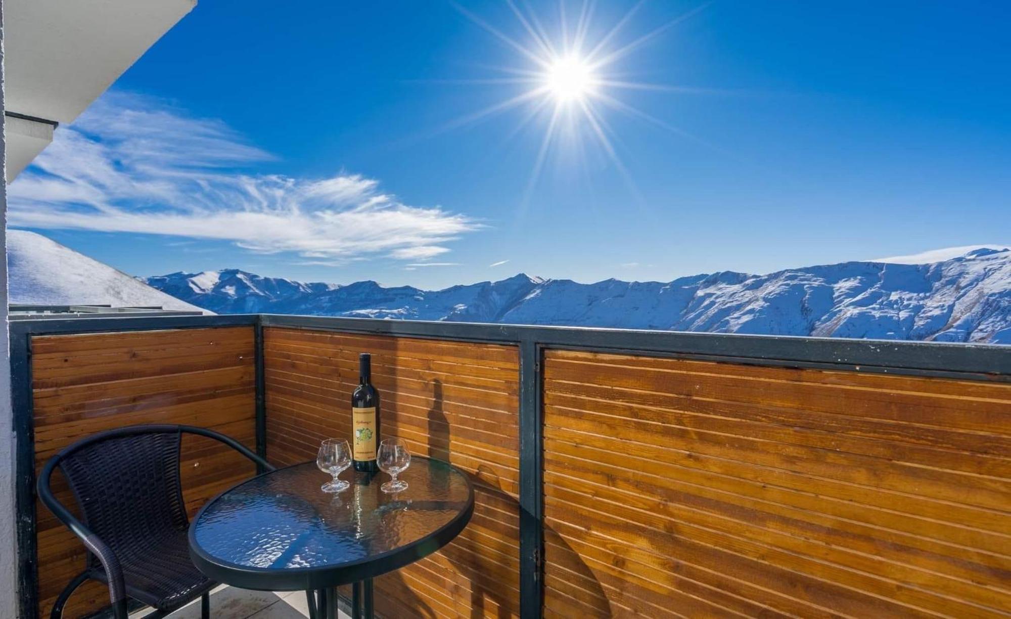 Touch The Mountains, Twins Hotel, New Gudauri Luaran gambar