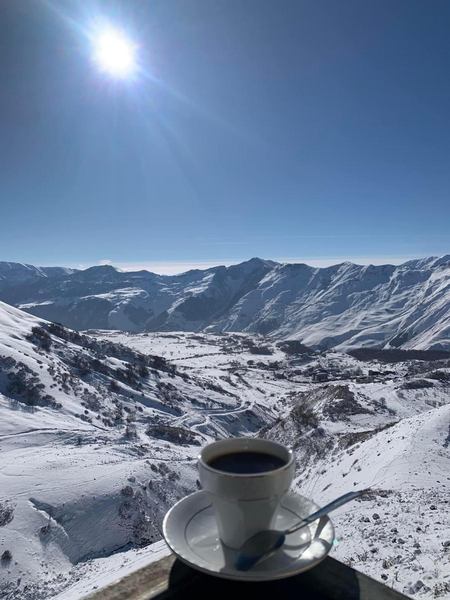 Touch The Mountains, Twins Hotel, New Gudauri Luaran gambar